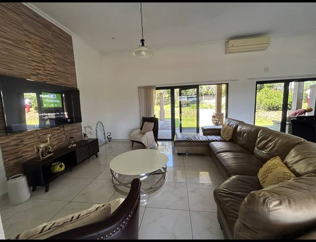 4 BEDROOM FREESTANDING FOR SALE IN PALM LAKES ESTATE